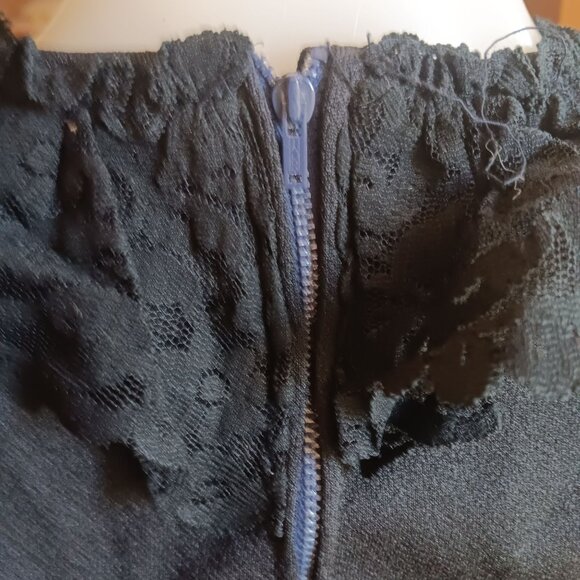 M Vintage 1970's Goth Funeral Black Long Sleeve Blouse Lace Ruffle Collar Cuffs - Picture 6 of 7